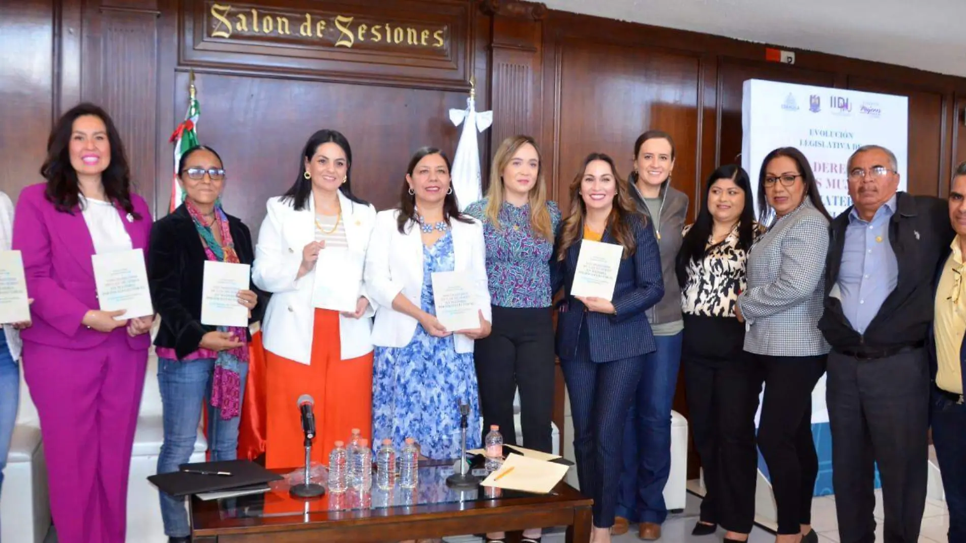 Presentan libro